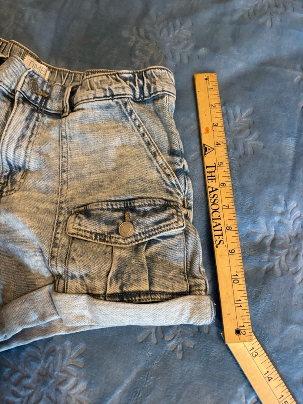 Time and Tru Washed Denim Cargo Shorts - Picture 5 of 5